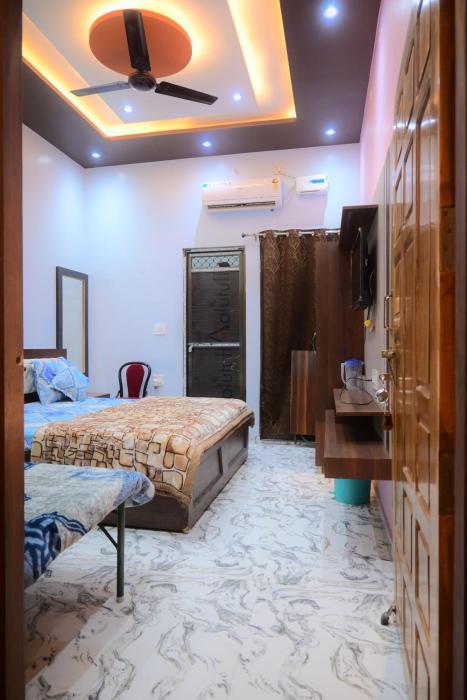 kaka paying guest house