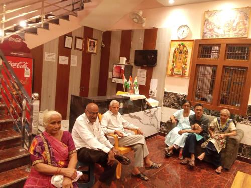 kaka paying guest house