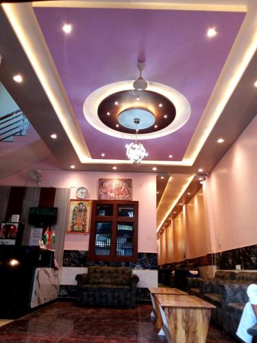kaka paying guest house