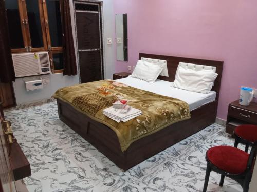 kaka paying guest house
