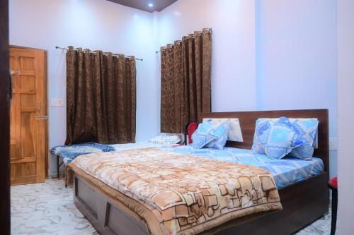 kaka paying guest house