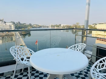 Moti Mahal Lakeview Pichola Hotel,,3 star