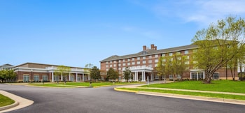 hilton garden inn suffolk riverfront