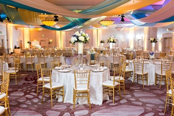 hilton garden inn suffolk riverfront