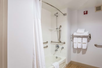 hilton garden inn suffolk riverfront