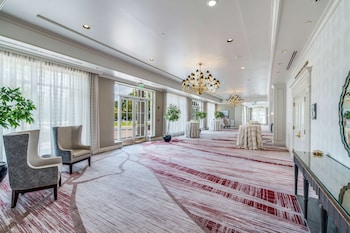 hilton garden inn suffolk riverfront