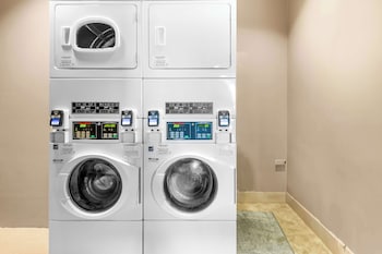 hilton garden inn suffolk riverfront