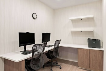 hilton garden inn suffolk riverfront