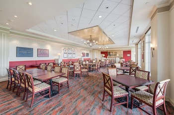 hilton garden inn suffolk riverfront