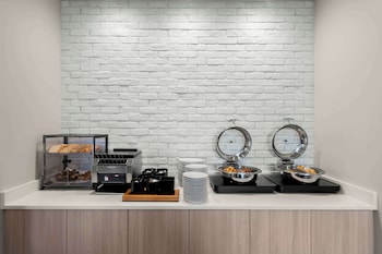 hilton garden inn suffolk riverfront