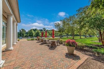 hilton garden inn suffolk riverfront