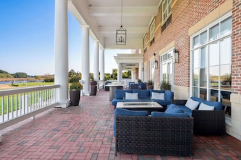 hilton garden inn suffolk riverfront