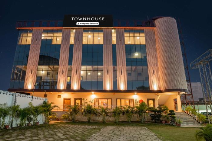 super townhouse awleshpur crossway varanasi formerly ganga vatika