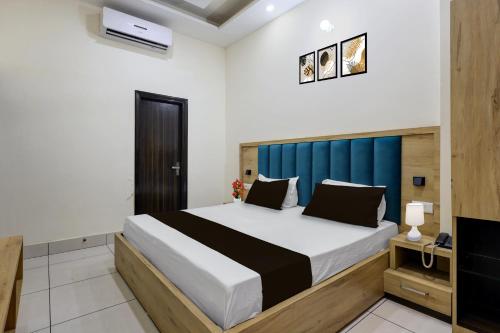 Collection O Ambedkar Chowk Formerly Hotel Paras Inn,,4 star