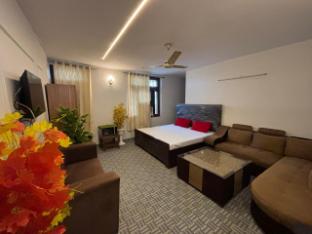 Hotel Park Square Resort,,3 star