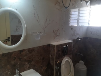 Hotel Royal Comfort,,2 star