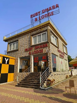 New Rubi Restaurant Cum Bar And Lodge,,3 star