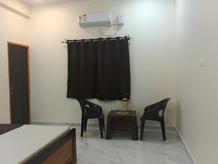 hotel pampa sarovar