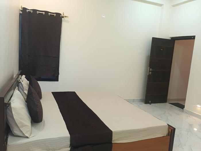 hotel pampa sarovar
