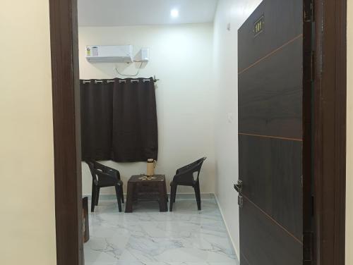 hotel pampa sarovar