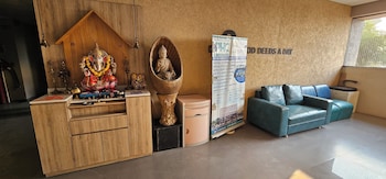 Hotel Royal View,,2 star