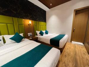 hotel imperial suite