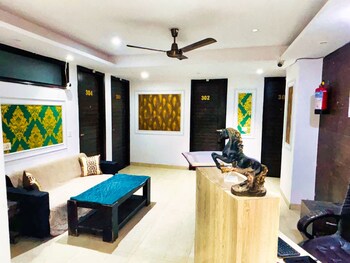 The Homeaste Residence Rajouri Garden,,2 star
