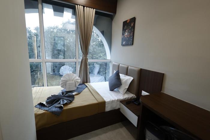 hotel raj residency