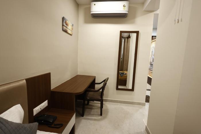 hotel raj residency