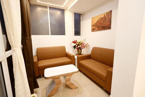 hotel raj residency