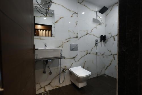 hotel raj residency