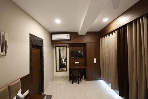 hotel raj residency