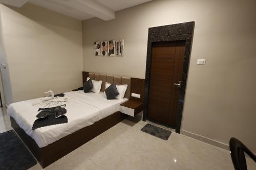 hotel raj residency