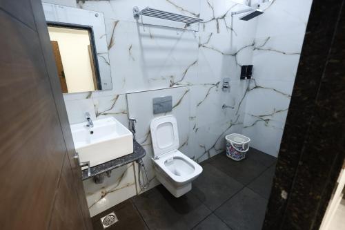 hotel raj residency