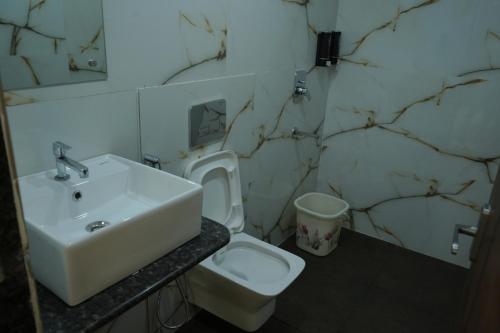 hotel raj residency