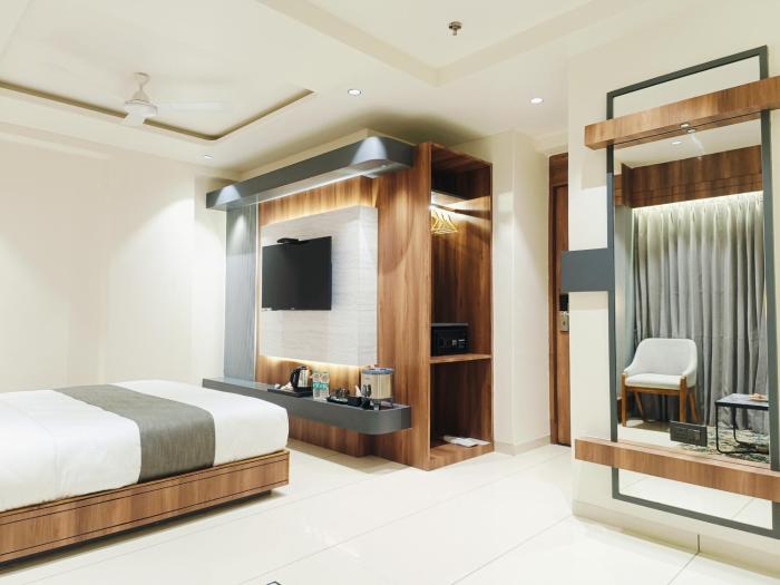 hotel maskan surat