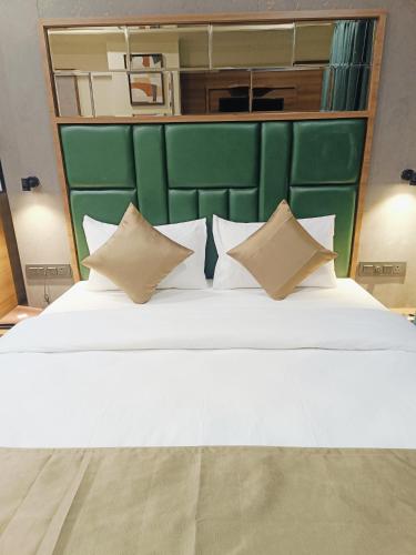 hotel maskan surat