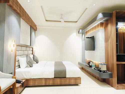 hotel maskan surat