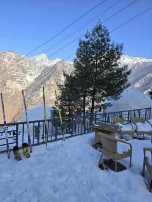 the glamp hills auli