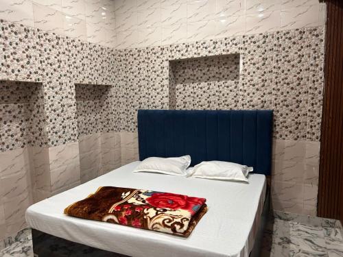 Neelkanth Residency,,2 star