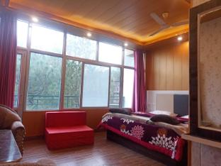 hotel pine view villa
