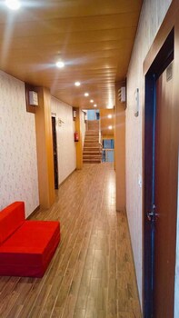 Hotel Pine View Villa,,2 star