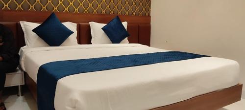 vijaya palace resort