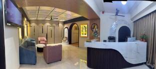 hotel vallabh sky