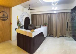 hotel vallabh sky