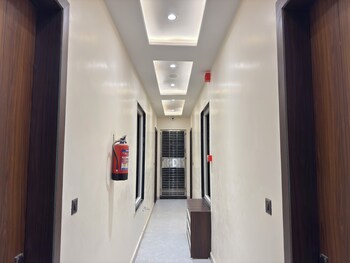 Hotel Kalindi Kunj,,3 star