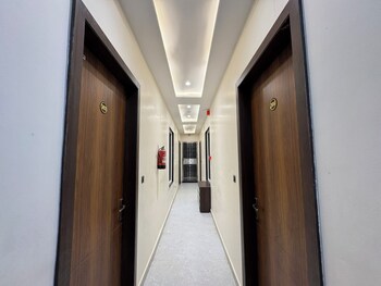 Hotel Kalindi Kunj,,3 star