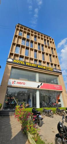 hotel velvet vista