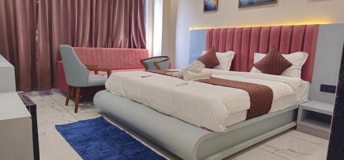 hotel velvet vista