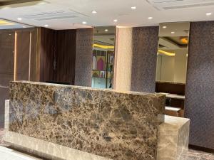 hotel raj hari palace